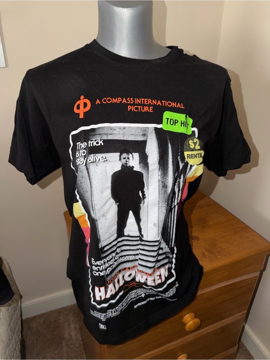 Hot Topic Other - Hot Topic Michael Myers Halloween Graphic Shirt M